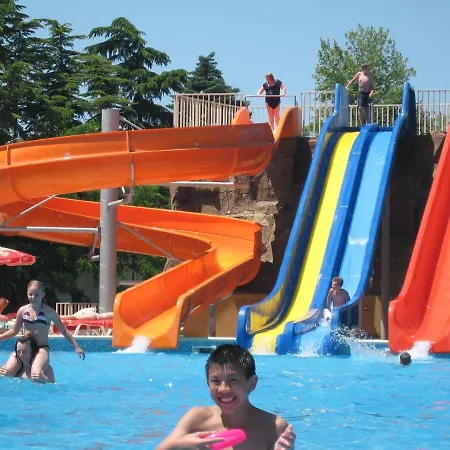 Хотел Iskar & Aquapark