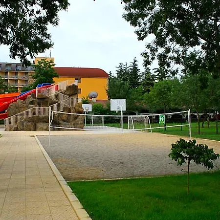 Iskar & Aquapark 3*