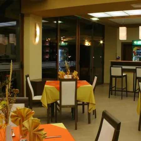 Iskar & Aquapark Отель 3*