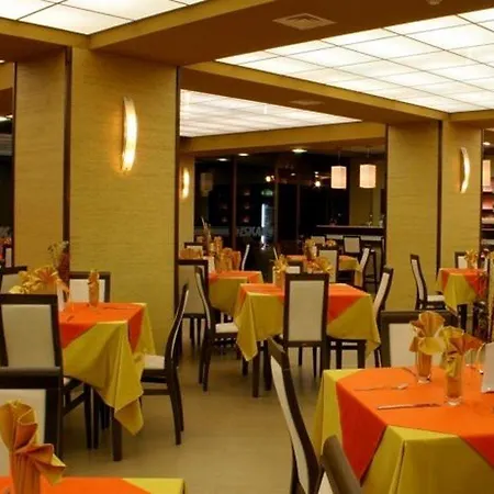 Отель Iskar & Aquapark