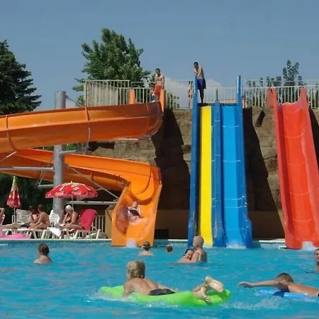 Отель Iskar & Aquapark Солнечный берег