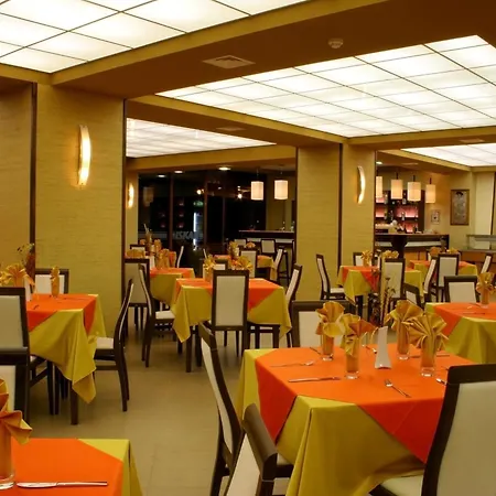 Iskar & Aquapark Отель 3*