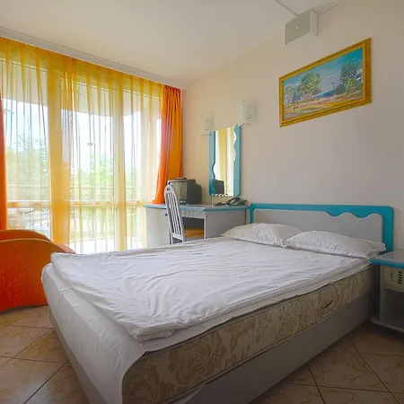 Отель Iskar & Aquapark Солнечный берег